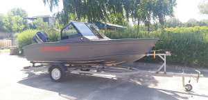   1.   POWERBOAT 470