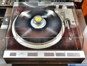 ����������� ���������� 1. ������������� ��������� Denon DP-47F. �������.