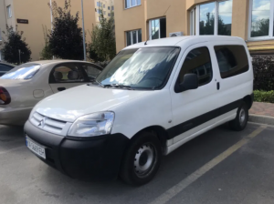  1. Citroen Berlingo . 2013 .