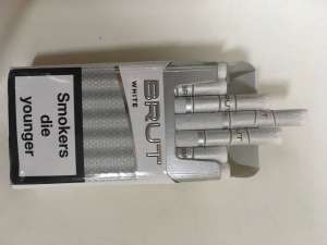   1.   Brut demi (white  black)